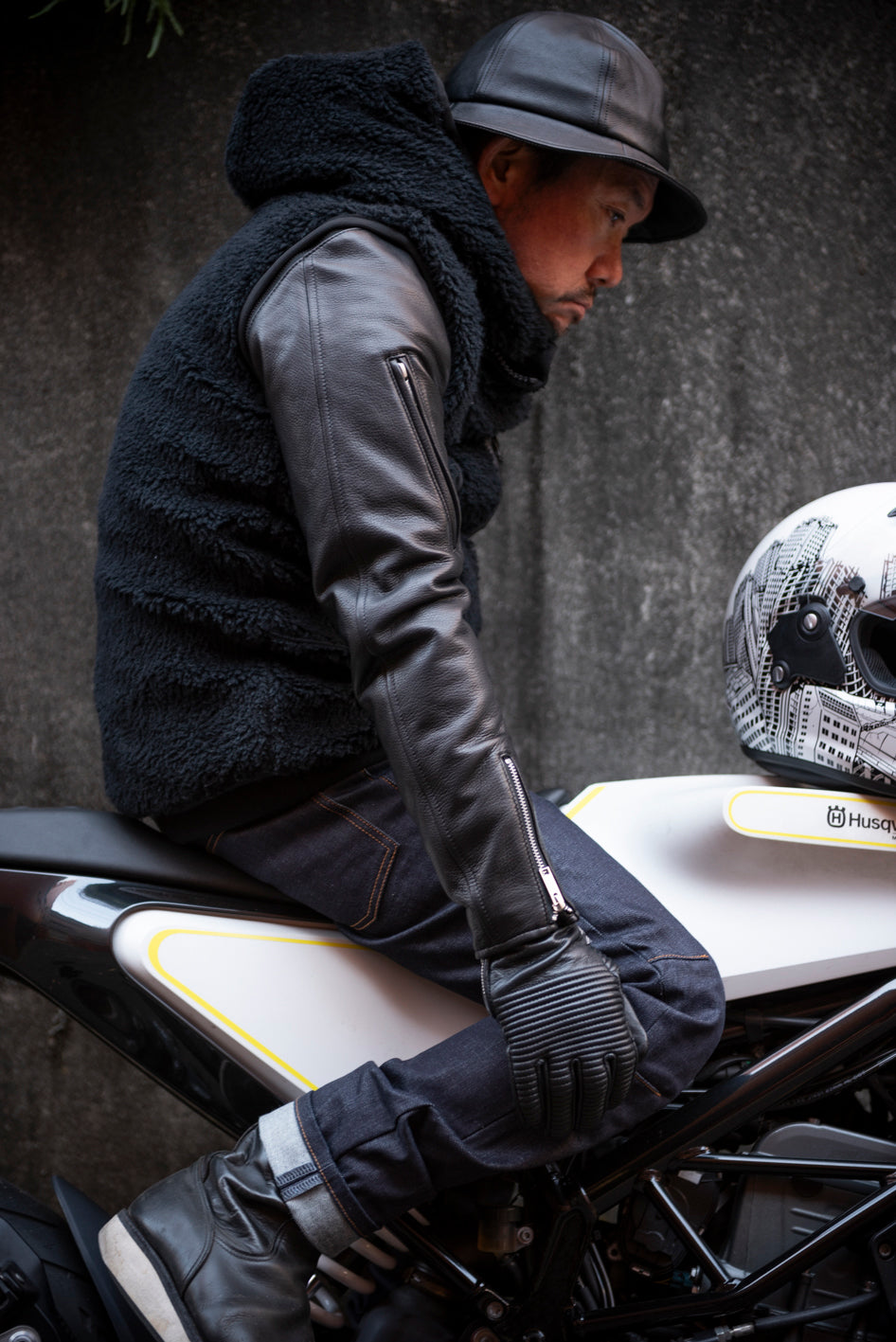 09 LEATHER SLEEVE / 09レザースリーブ