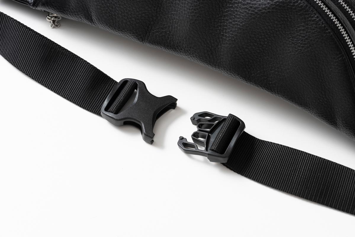 LEATHER SHOULDER BAG  / レザーショルダーバッグ