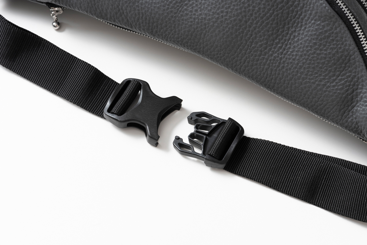 LEATHER SHOULDER BAG  / レザーショルダーバッグ