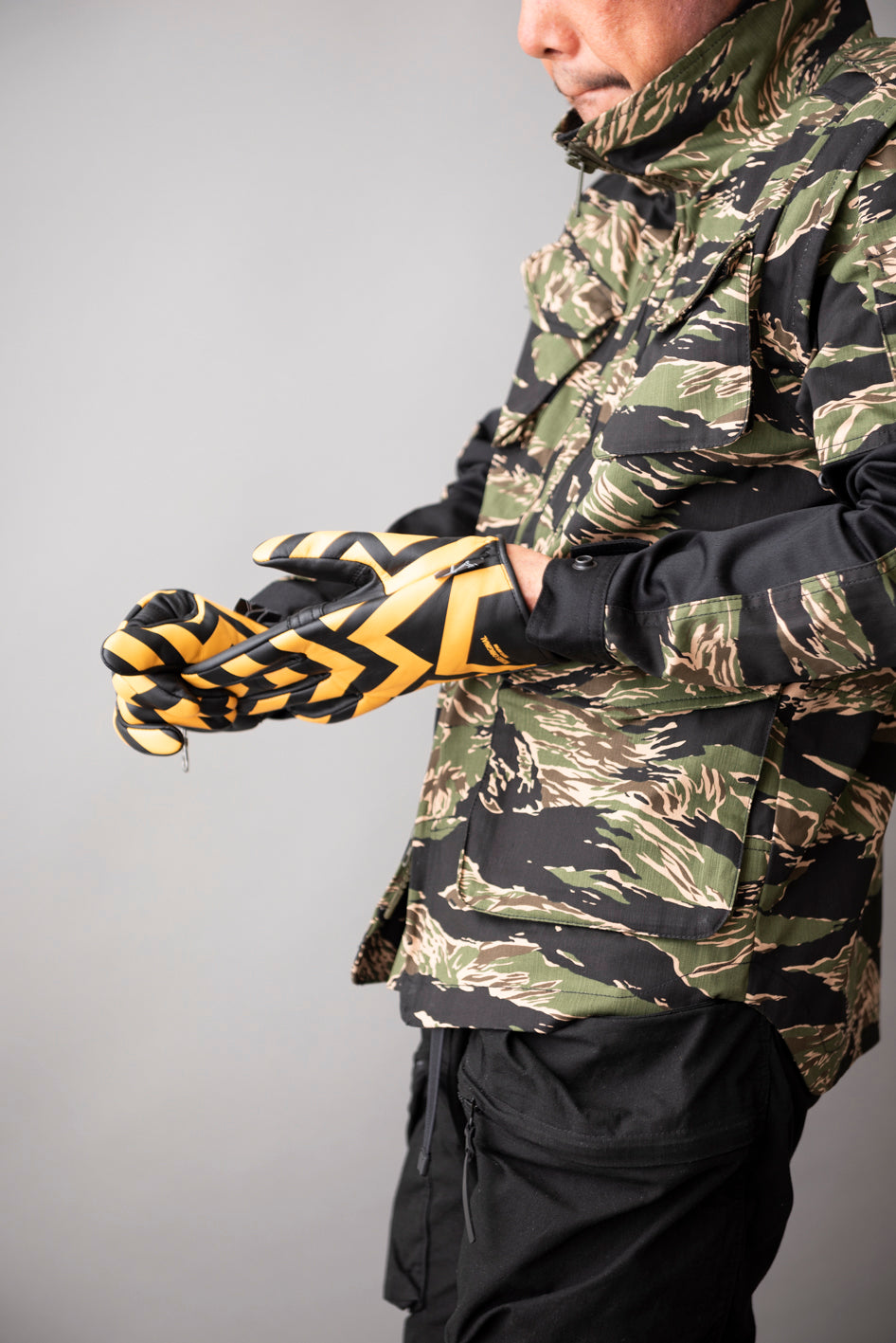 DAZZLE LEATHER GLOVE / ダズルレザーグローブ