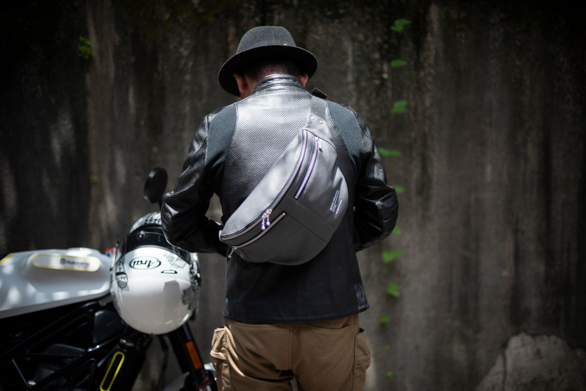 LEATHER SHOULDER BAG  / レザーショルダーバッグ