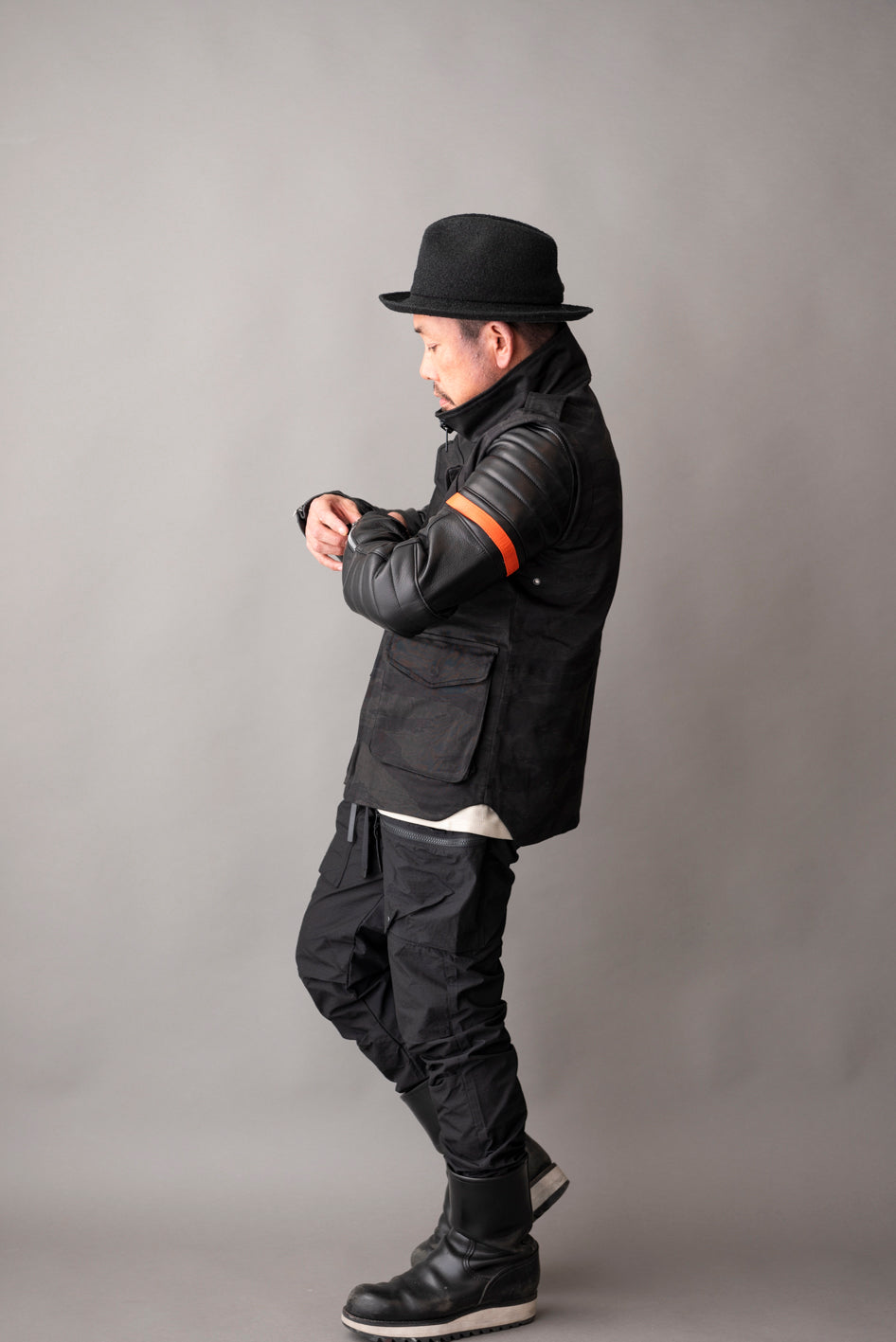 LEATHER SLEEVE 8 LINE / レザースリーブ 8 ライン