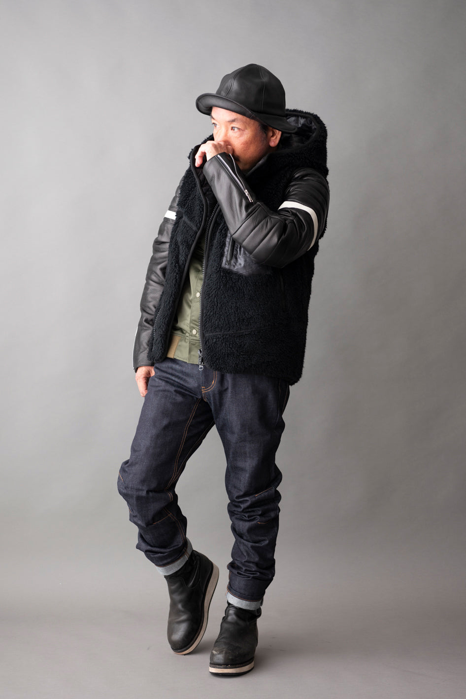 LEATHER SLEEVE 8 LINE / レザースリーブ 8 ライン