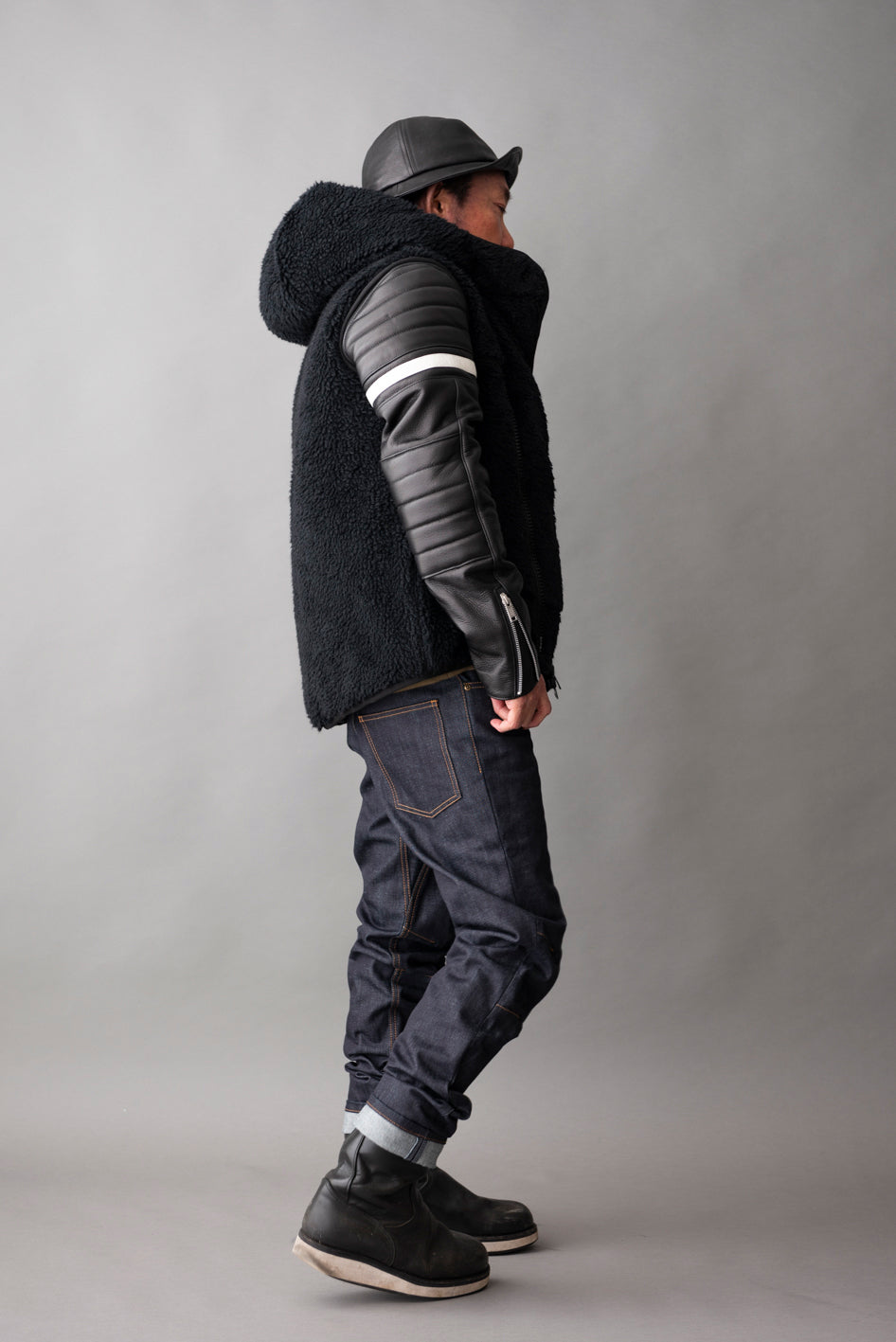 LEATHER SLEEVE 8 LINE / レザースリーブ 8 ライン