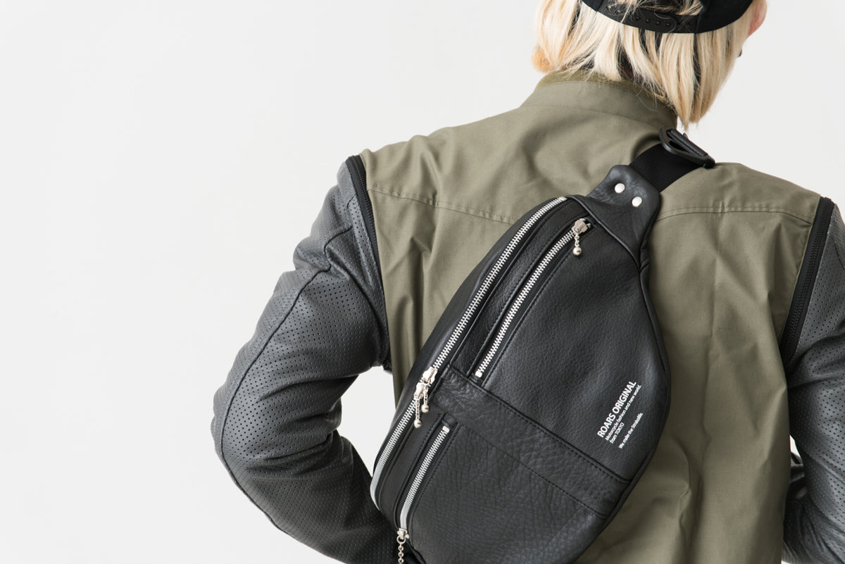 LEATHER SHOULDER BAG  / レザーショルダーバッグ
