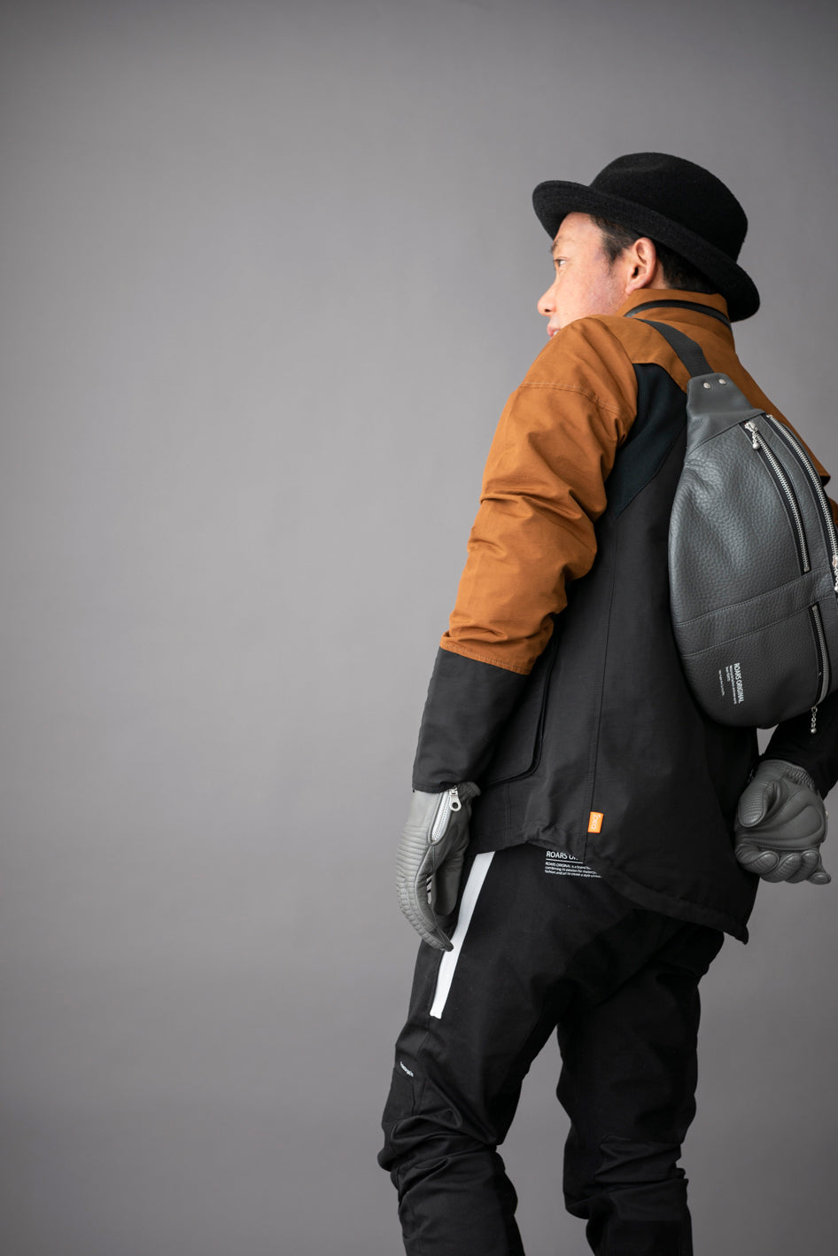 LEATHER SHOULDER BAG  / レザーショルダーバッグ