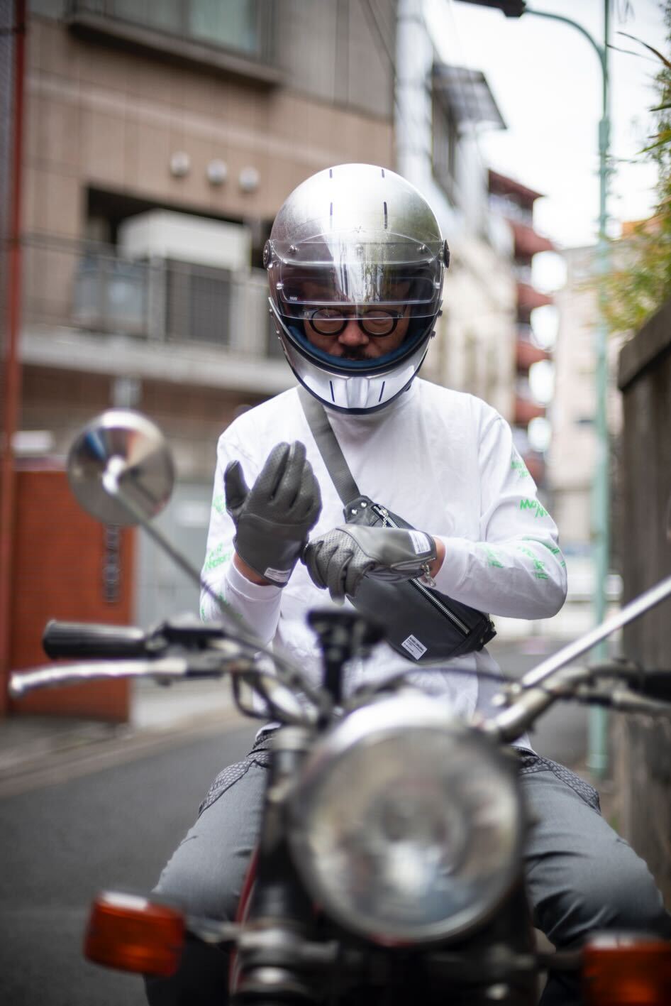 VELDT×ROARS ORIGINAL HELMET SILVER FOIL / ヴェルト×ロアーズオリジナルヘルメットシルバーフォイル
